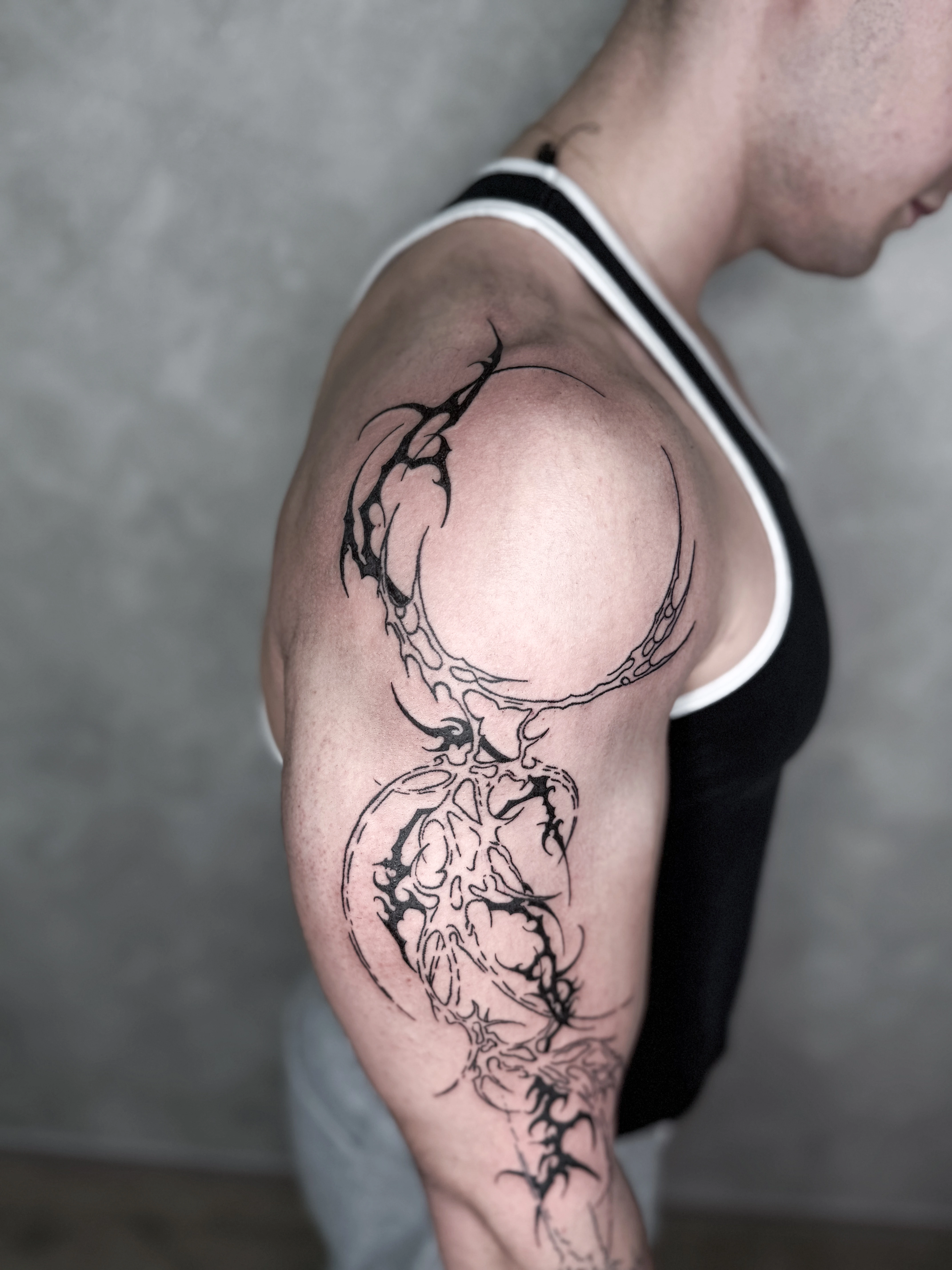 Tatuaje tribal - Lux Tattoo Studio León